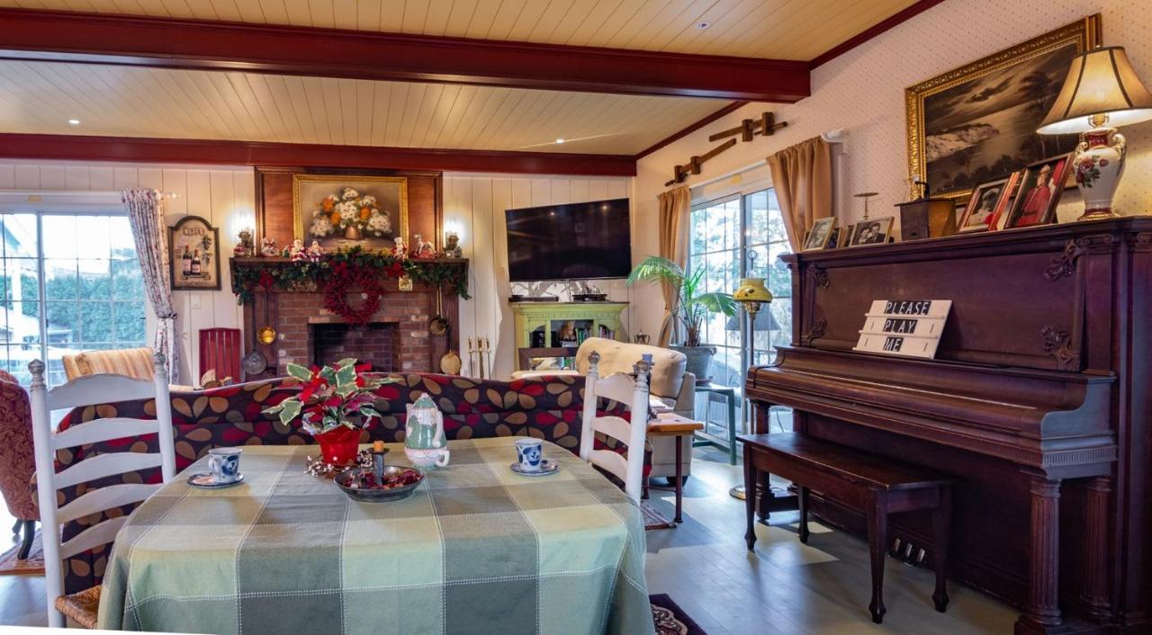 Bed and Breakfast The Hazelhouse Чилливак Экстерьер фото